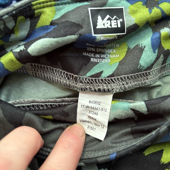 REI Black Floral Mini Skort Skirt Size Small Tennis Pickleball Golf - Picture 5 of 5